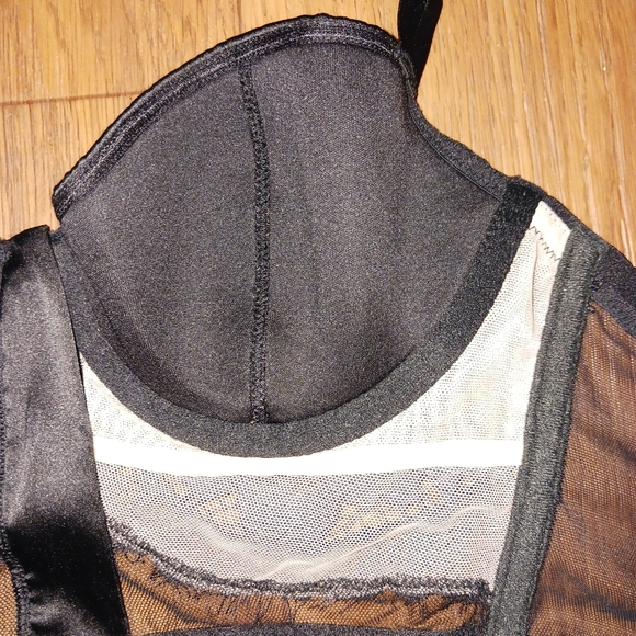 Victoria's Secret Corset Bra 32C - Picture 7 of 15